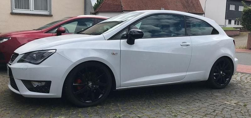 Weiß Gebraucht 2013 Cupra Ibiza Kleinwagen | 8.350 € - Bild 1/4