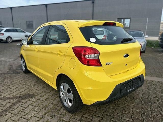 Gebraucht Ford Ka Cool & Sound Edition 86 PS (63 kW) 2018 Gelb Limousine