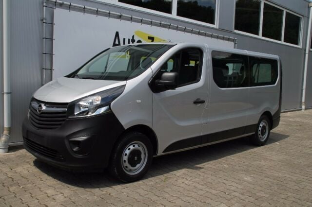 Gebraucht Opel Vivaro 90 PS (66 kW) 2015 Silber metallic Van / Kleinbus