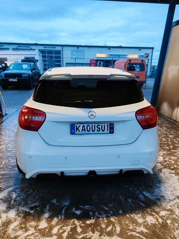 Gebraucht Mercedes A200 156 PS (114 kW) 2014 Weiß Limousine