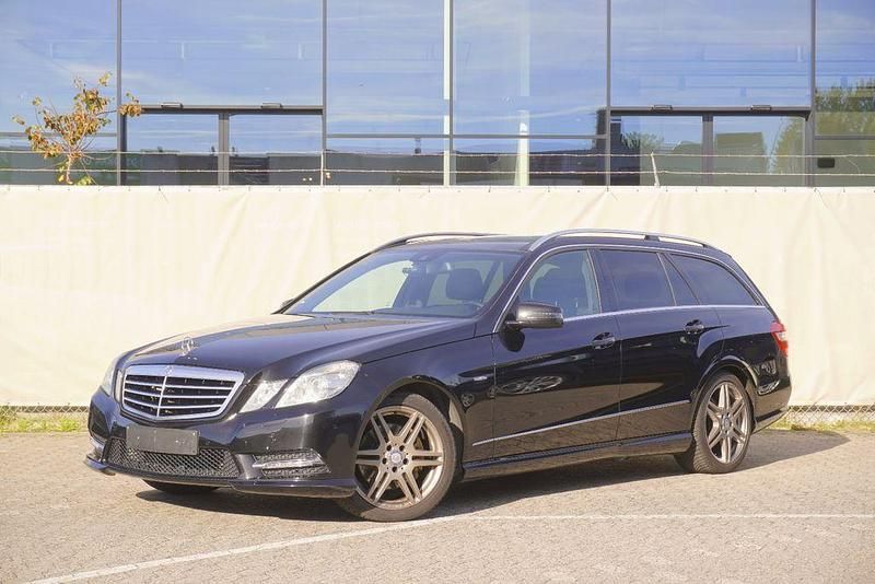 Schwarz Gebraucht 2011 Mercedes E350 AMG line Limousine | 7.500 € (Guter Preis) - Bild 1/4