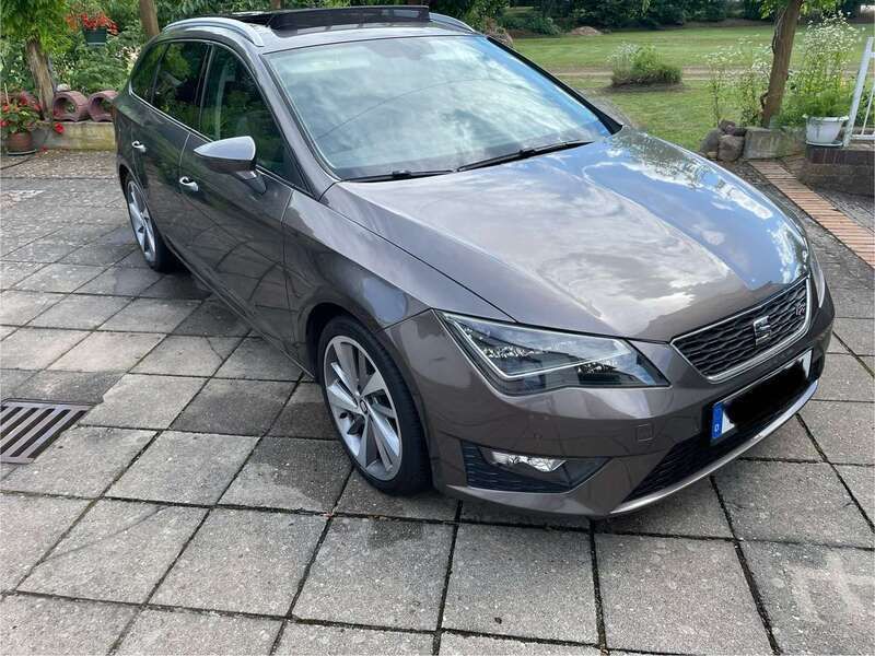 Grau Gebraucht 2014 Seat Leon FR Kombi | 15.499 € (Teuer) - Bild 1/4
