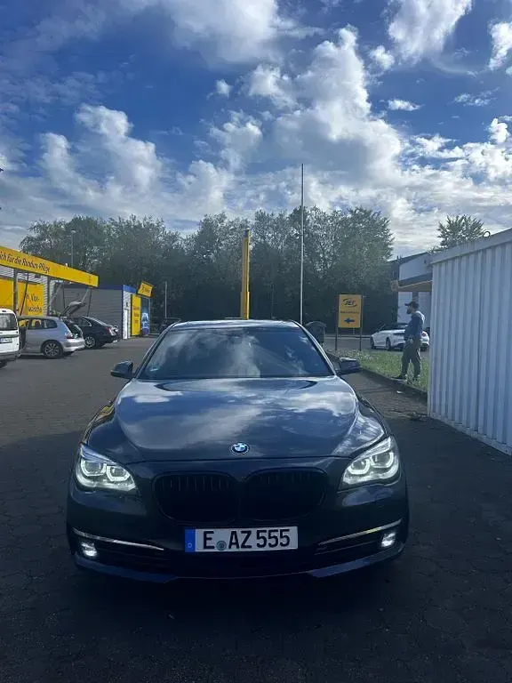 Usata BMW 730 258 CV (189 kW) 2014 Grigio Berlina