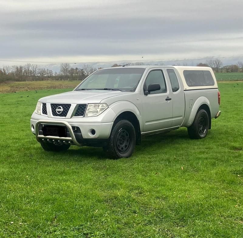 Silber Gebraucht 2009 Nissan PickUp Abholung | 8.000 € - Bild 1/4