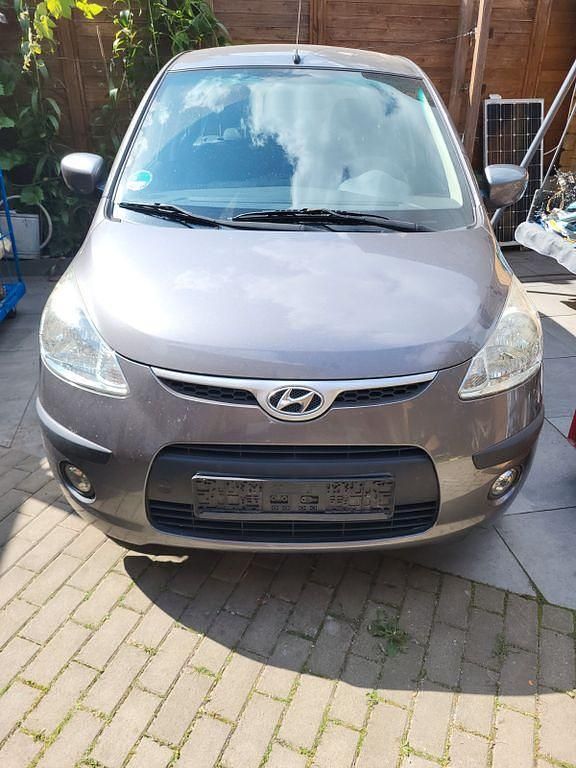 Grau Gebraucht 2010 Hyundai i10 Style Kleinwagen | 1.150 € (Superpreis) - Bild 1/4