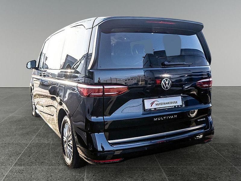 Gebraucht VW Multivan Style 150 PS (110 kW) 2022 Deep black Van