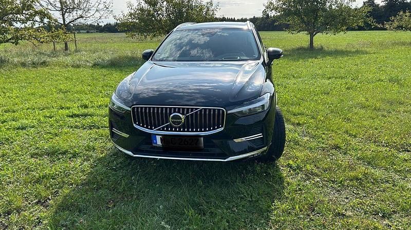 Schwarz Gebraucht 2023 Volvo XC60 Inscription SUV | 38.750 € (Fairer Preis) - Bild 1/4