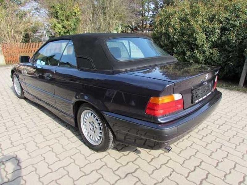 Gebraucht BMW 320 150 PS (110 kW) 1994 Schwarz Cabrio