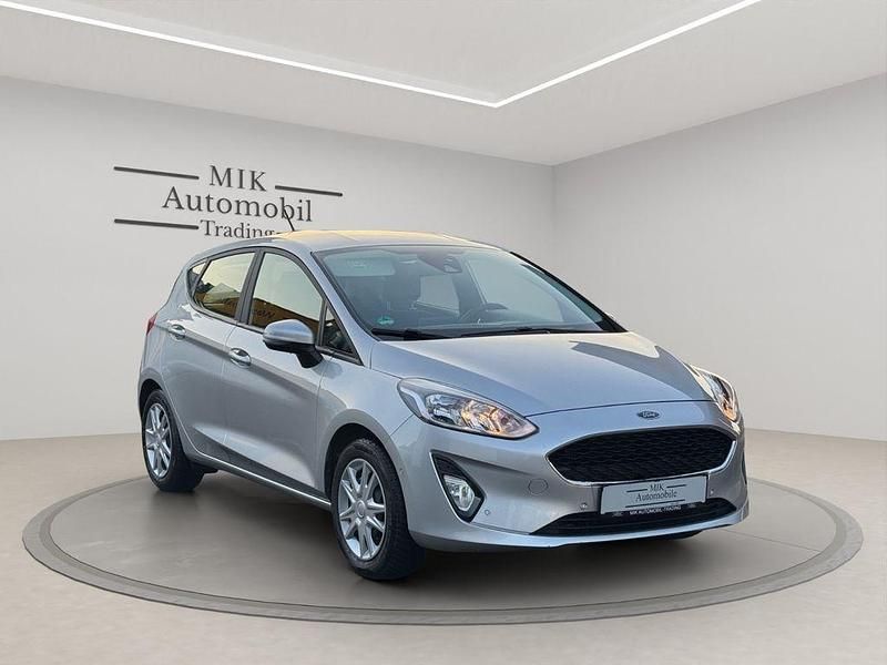 Gebraucht Ford Fiesta Cool & Connect 101 PS (74 kW) 2018 Silber Limousine