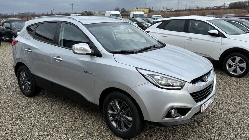 Silber Gebraucht 2015 Hyundai ix35 Finale SUV | 10.990 € (Fairer Preis) - Bild 1/4