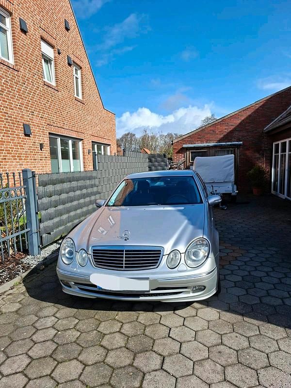 Gebraucht Mercedes E280 190 PS (139 kW) 2005 Silber Limousine