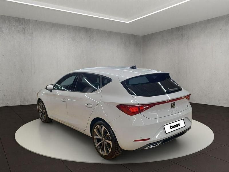 Gebraucht Seat Leon FR 150 PS (110 kW) 2025 Glacial weiß metallic Limousine
