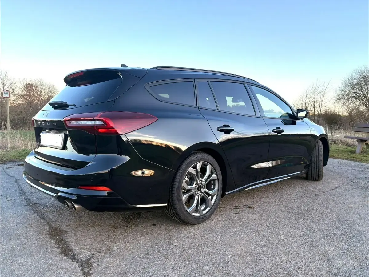 Gebraucht Ford Focus ST-Line 125 PS (91 kW) 2024 Schwarz Kombi