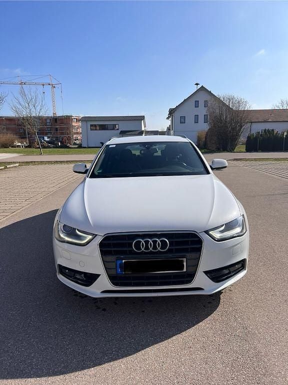 Gebraucht Audi A4 S-Line 150 PS (110 kW) 2015 Weiß Kombi