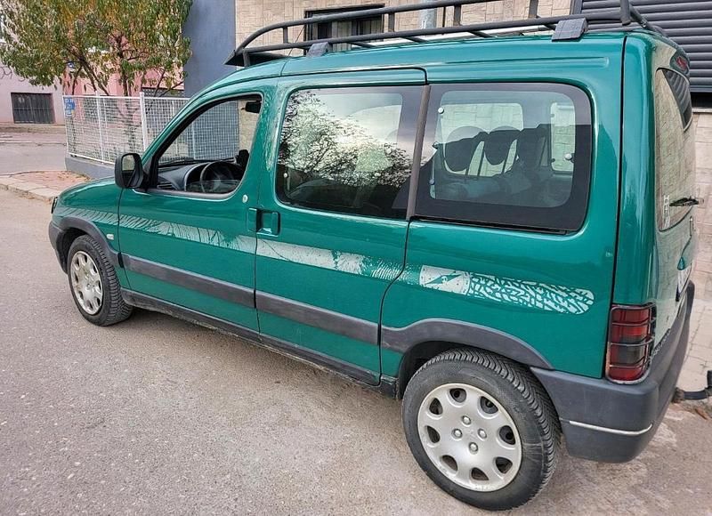 Gebraucht Peugeot Partner 98 PS (72 kW) 2004 Grün Van / Kleinbus