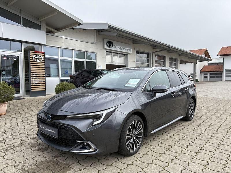Grau Gebraucht 2025 Toyota Corolla Kombi | 30.999 € (Etwas zu teuer) - Bild 1/4