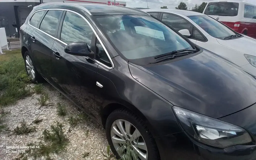 Gebraucht Opel Astra Exklusiv 165 PS (121 kW) 2015 Schwarz Kombi
