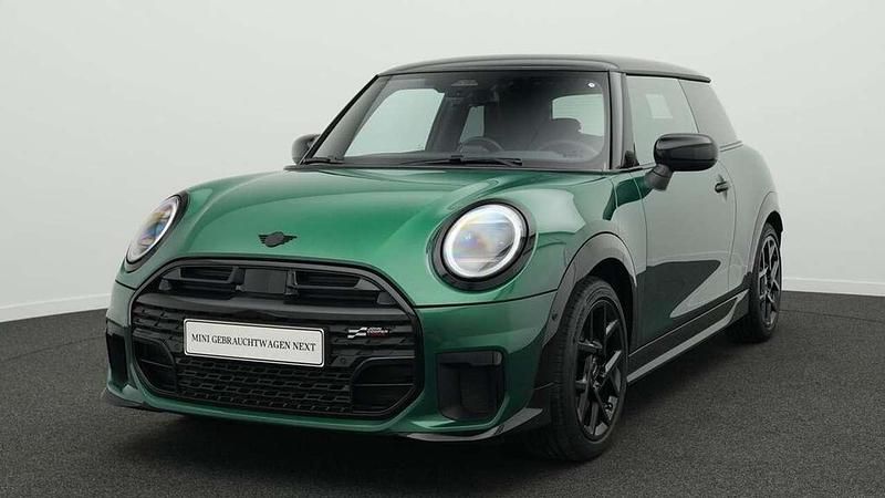 Grün Gebraucht 2024 Mini John Cooper Works Kleinwagen | 31.015 € (Superpreis) - Bild 1/4