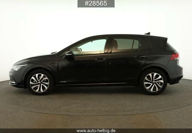 Gebraucht VW Golf VIII Active 150 PS (110 kW) 2022 Schwarz Kleinwagen