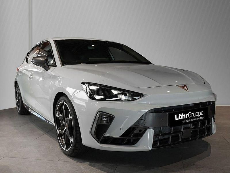 Neu Cupra Leon VZ 300 PS (220 kW) 2026 Weiß Limousine