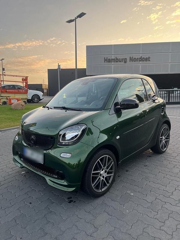 Grün Gebraucht 2017 Smart ForTwo Coupé Brabus Kleinwagen | 10.450 € (Fairer Preis) - Bild 1/3