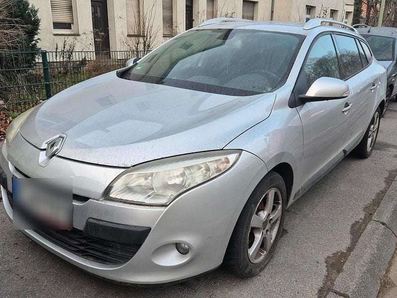 Silber Gebraucht 2010 Renault Mégane III Kombi | 1.500 € (Superpreis) - Bild 1/4