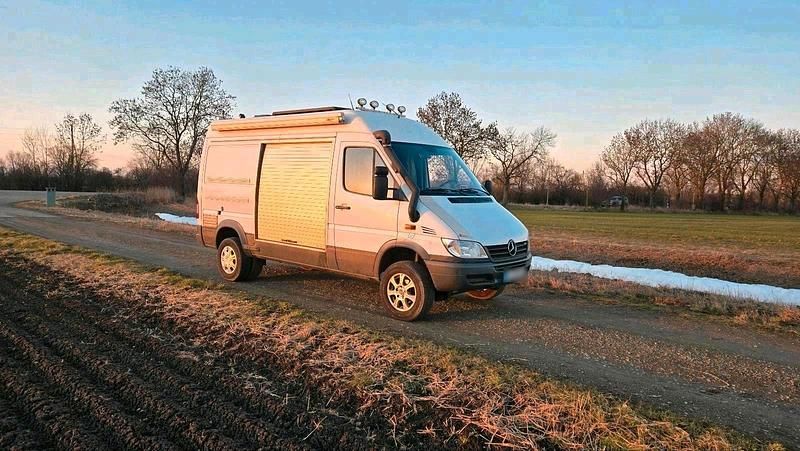 Second-hand Mercedes Sprinter 130 CP (95 kW) 2003 Alb Van