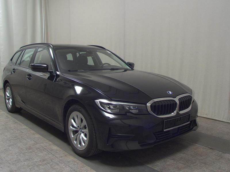 Gebraucht BMW 320 Advantage 190 PS (139 kW) 2022 Schwarz Kombi
