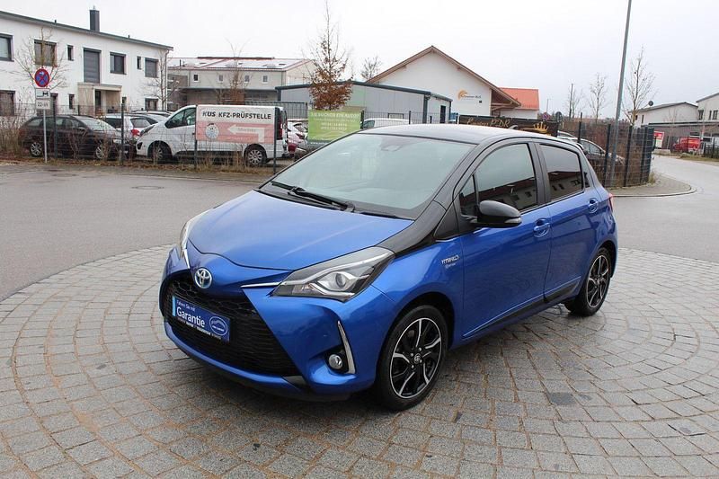 Blau Gebraucht 2018 Toyota Yaris Hybrid Style Kleinwagen | 13.900 € (Fairer Preis) - Bild 1/4