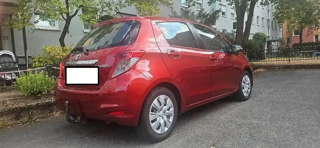 Gebraucht Toyota Yaris 69 PS (50 kW) 2012 Rot Kleinwagen