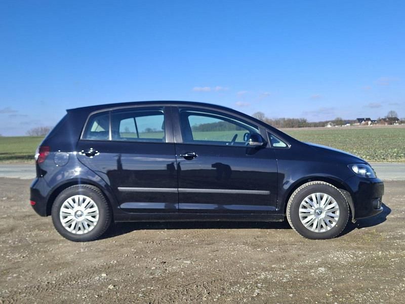 Gebraucht VW Golf VII 105 PS (77 kW) 2013 Schwarz Limousine