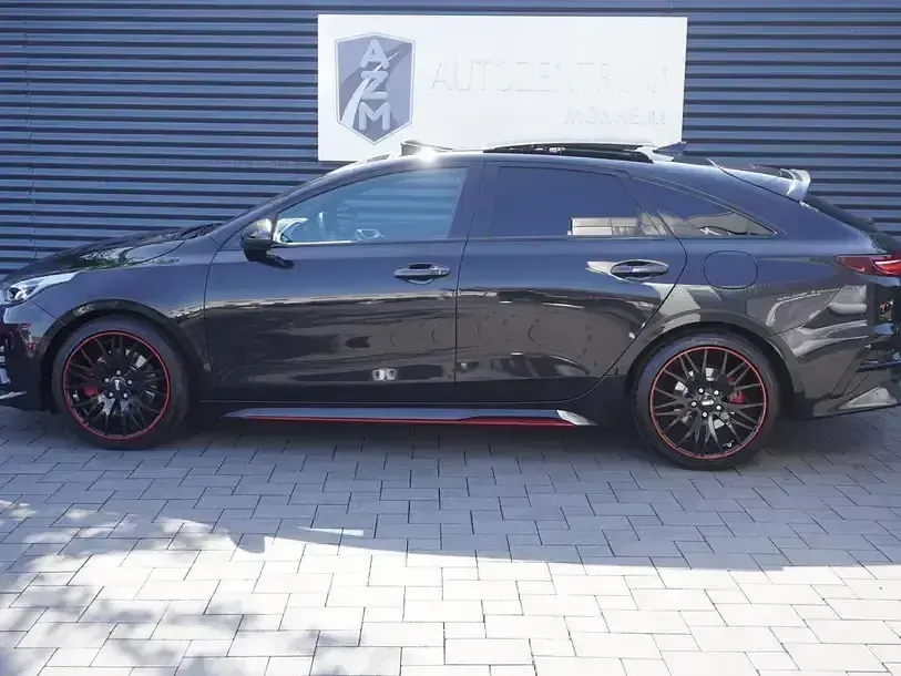 Gebraucht Kia ProCeed GT GT 204 PS (150 kW) 2020 Zilinaschwarz metallic Kleinwagen