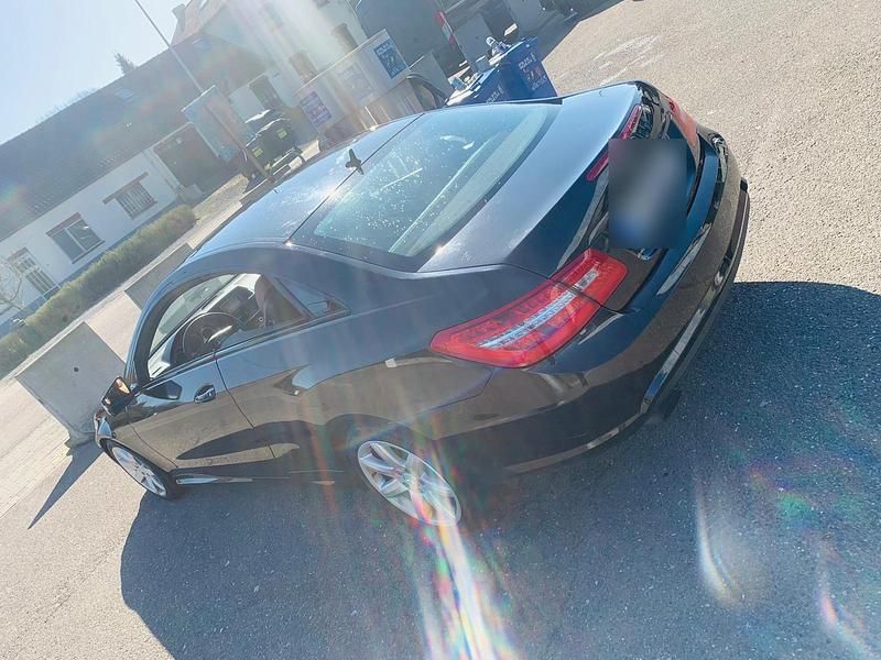 Gebraucht Mercedes E350 AMG 231 PS (169 kW) 2010 Schwarz Coupé