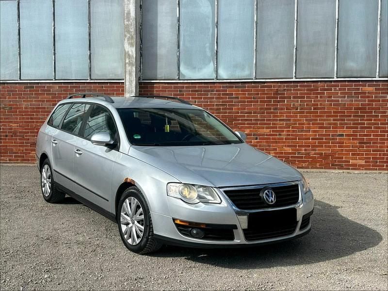 Usado VW Passat 105 HP (77 kW) 2006 Cinzento Carrinha