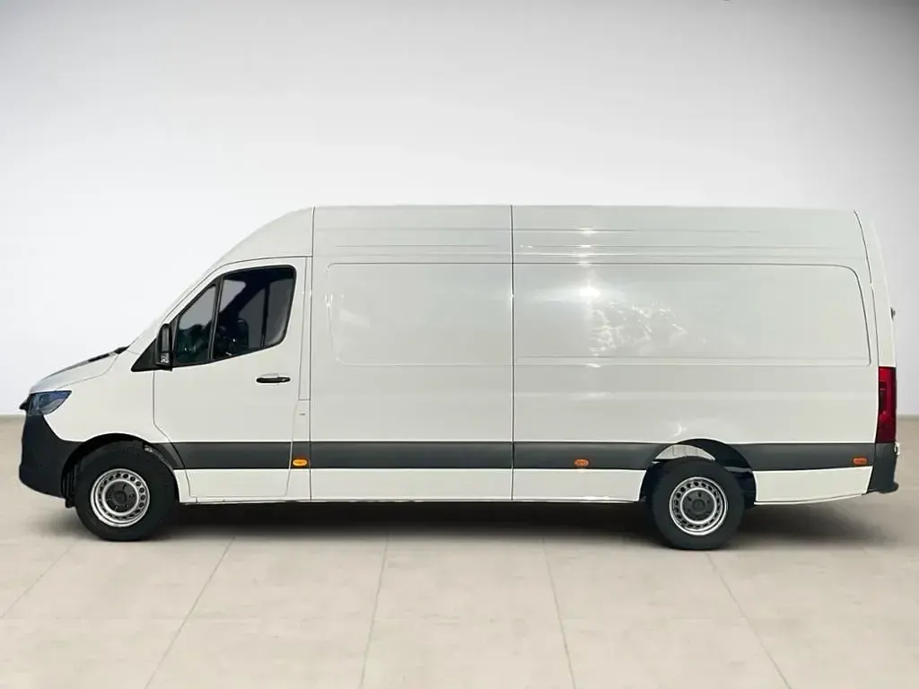 Gebraucht Mercedes Sprinter 170 PS (125 kW) 2025 Arktikweiß Van