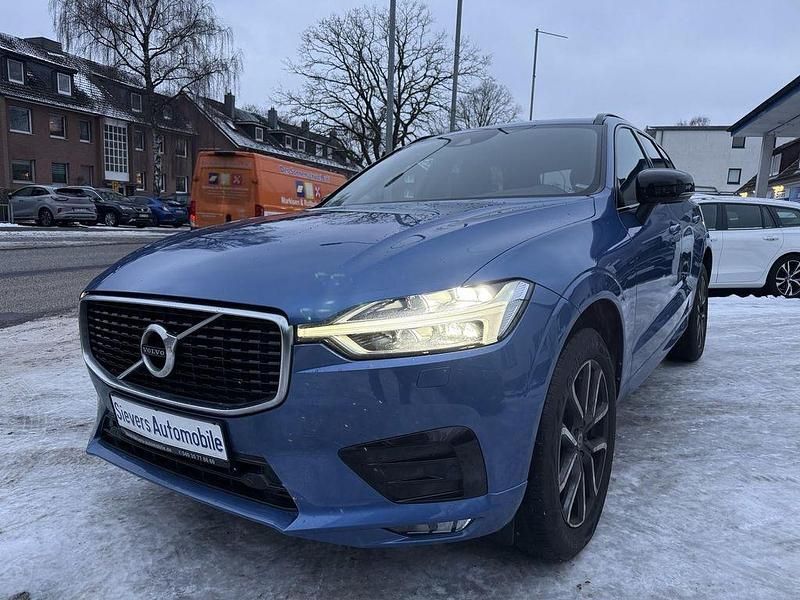 Bursting blue / Gebraucht 2020 Volvo XC60 R-Design SUV | 29.990 € (Fairer Preis) - Bild 1/4