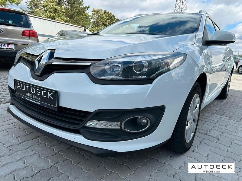 Weiß Gebraucht 2014 Renault Mégane GrandTour Kombi | 7.350 € (Etwas zu teuer) - Bild 1/4