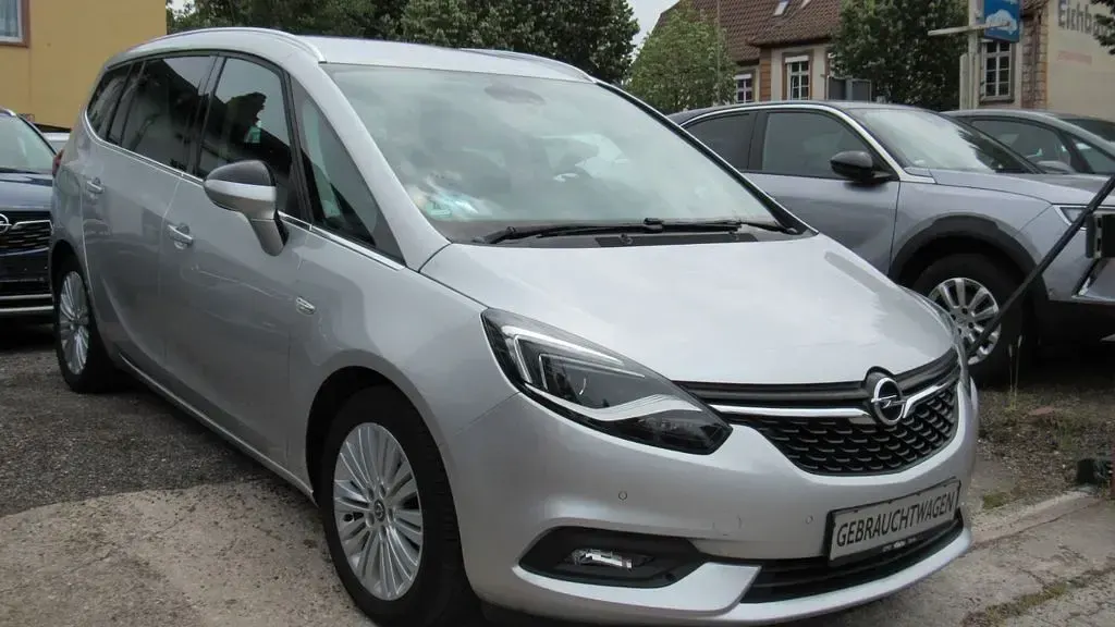Gebraucht Opel Zafira Innovation 140 PS (102 kW) 2017 Silber Van / Kleinbus