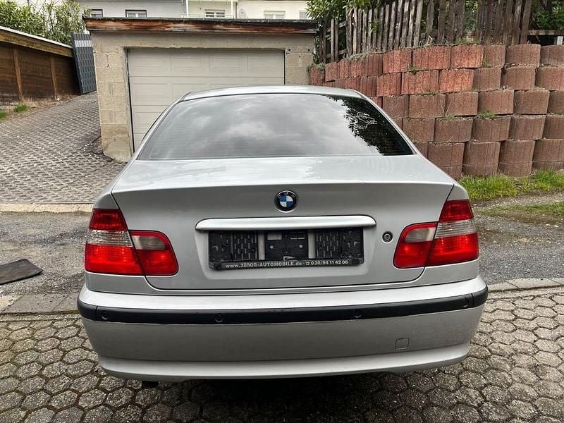 Gebraucht BMW 320 150 PS (110 kW) 2002 Silber Limousine