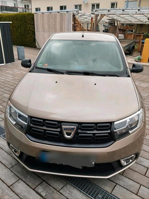 Andere farben Gebraucht 2020 Dacia Sandero Essentiel Kleinwagen | 8.950 € - Bild 1/4