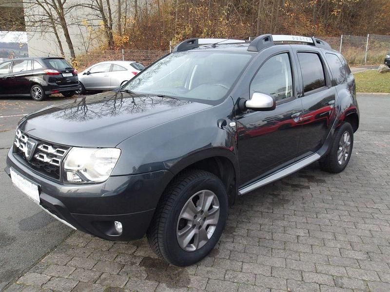 Grau Gebraucht 2017 Dacia Duster Prestige SUV | 10.980 € (Etwas zu teuer) - Bild 1/4