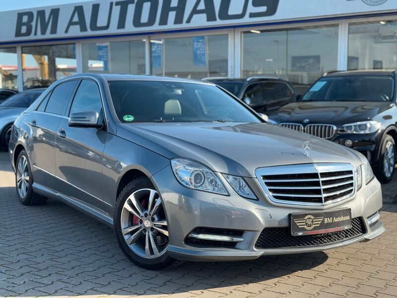 Silber Gebraucht 2011 Mercedes E350 AMG Limousine | 12.990 € (Superpreis) - Bild 1/4