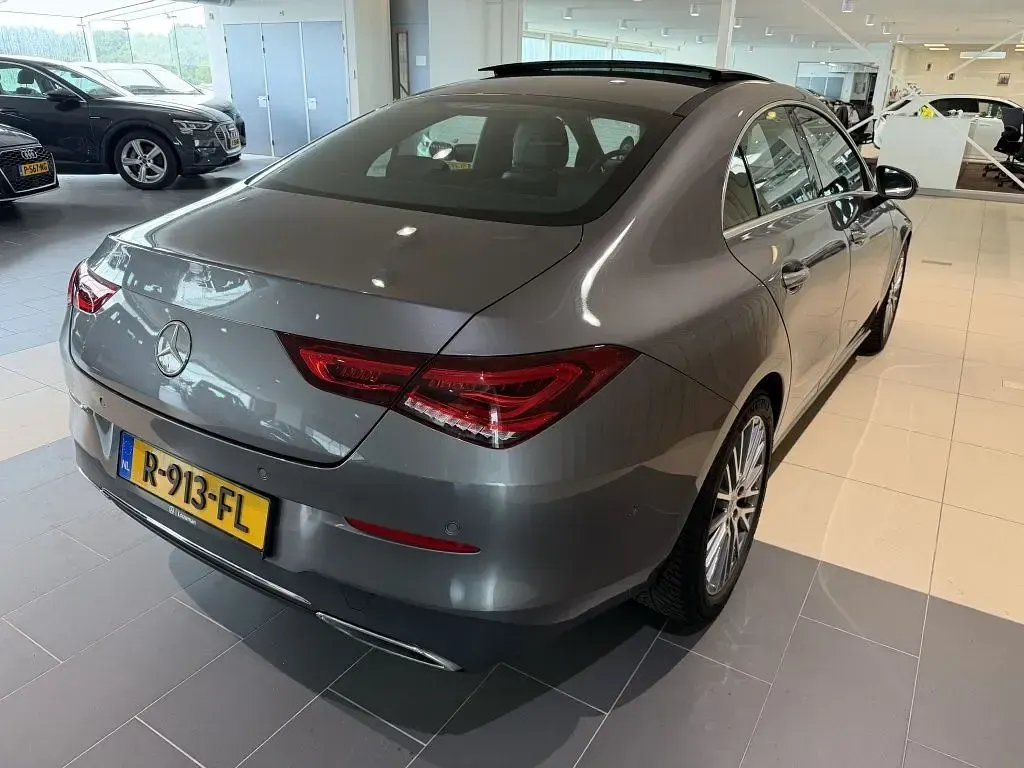 Gebraucht Mercedes CLA200 Luxury 163 PS (119 kW) 2022 Grau Coupé