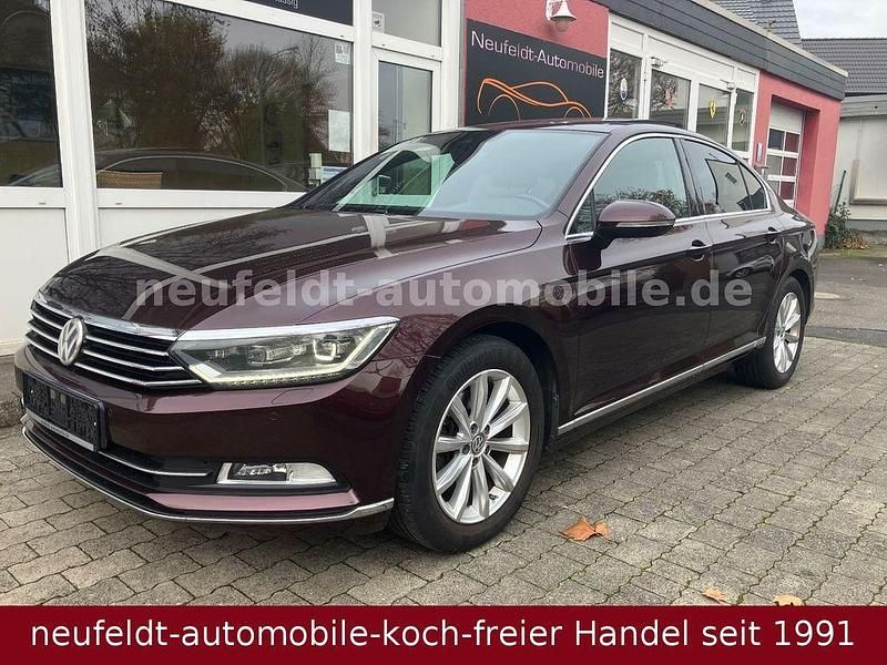 Rot Gebraucht 2015 VW Passat Highline Limousine | 16.890 € (Superpreis) - Bild 1/4