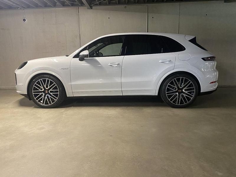 Gebraucht Porsche Cayenne 470 PS (345 kW) 2025 Carraraweißmetallic SUV