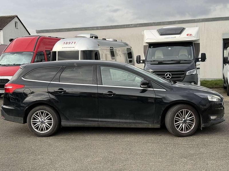 Gebraucht Ford Focus 125 PS (91 kW) 2018 Iridiumschwarz metallic Kombi