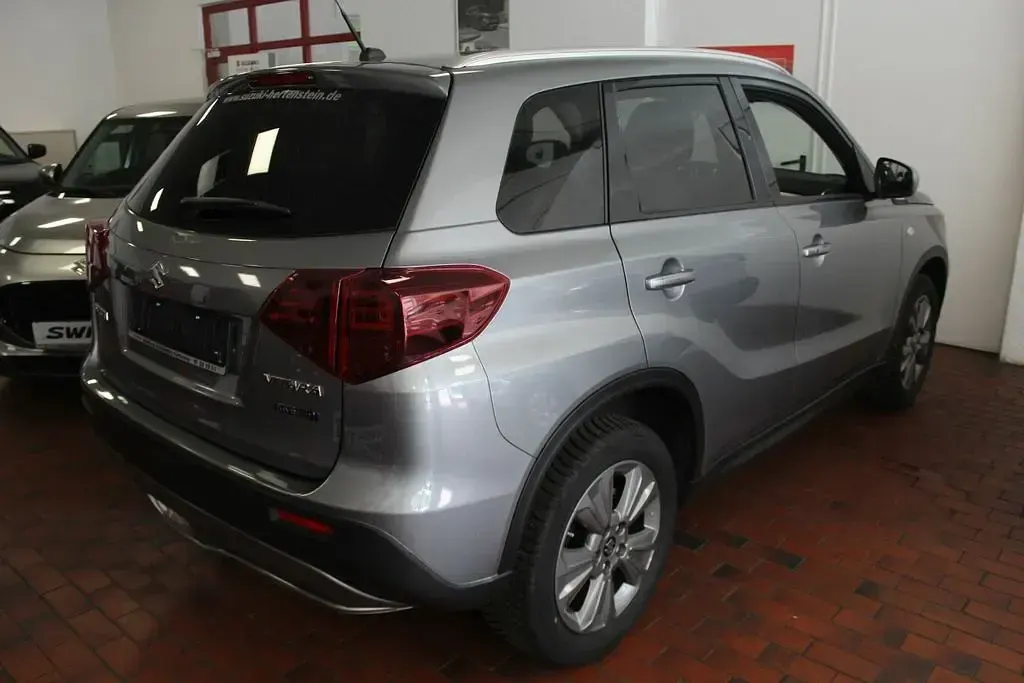 Gebraucht Suzuki Vitara Comfort 116 PS (85 kW) 2024 Grau SUV