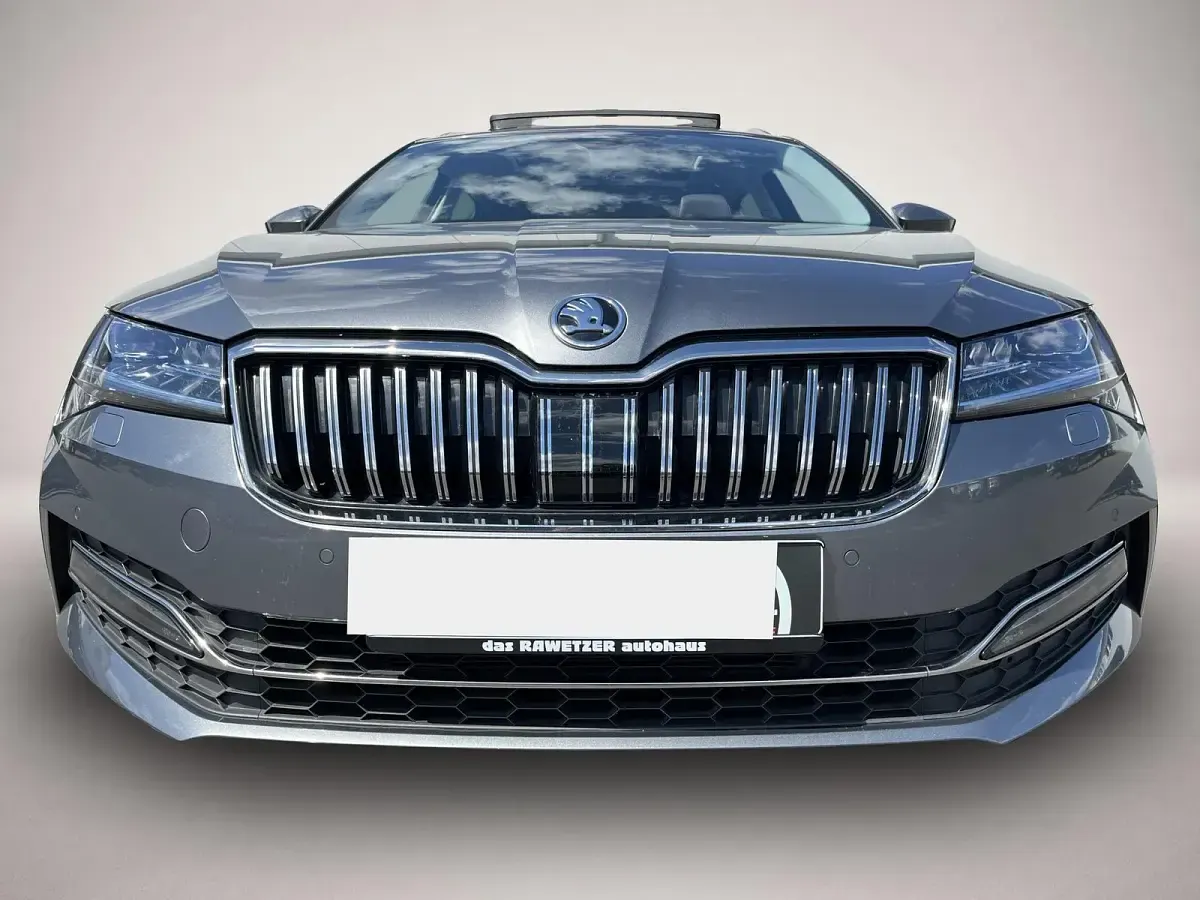 Gebraucht Skoda Superb LAURIN & KLEMENT 200 PS (147 kW) 2023 Manufacturer Kombi