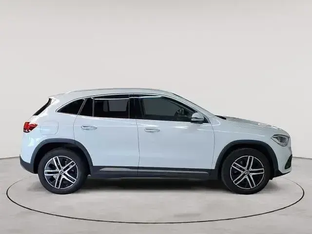 Gebraucht Mercedes GLA250 Progressive 160 PS (117 kW) 2023 Weiß SUV