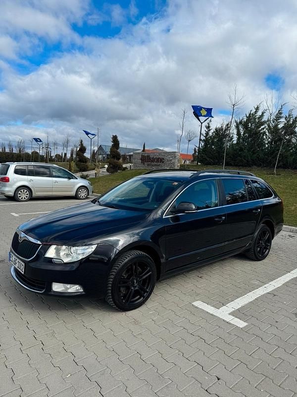 Gebraucht Skoda Superb 170 PS (125 kW) 2012 Schwarz Kombi